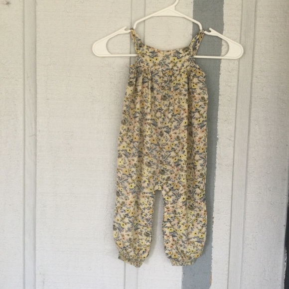 Something Navy Floral Smocked Romper In YELLOW SAND ROMANTIC DITSY SZ 18 Months - Picture 3 of 12